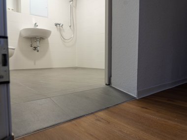 Barrierefreier Zugang zum Badezimmer